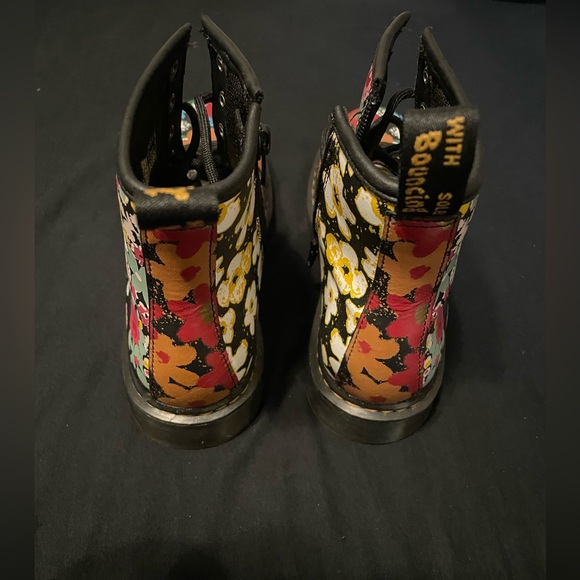 1460 PASCAL
FLORAL MASH
UP LEATHER
LACE UP BOOTS - Picture 7 of 7